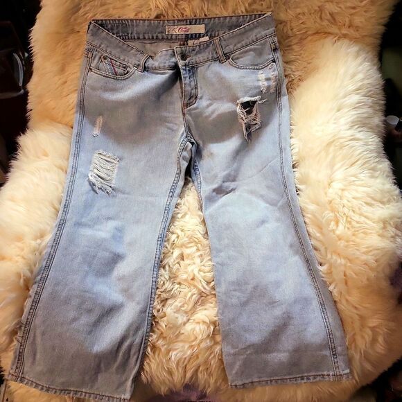 O'Neil cropped very stylish skaterpants,with embroidered sunshineon right pocket - Picture 1 of 7